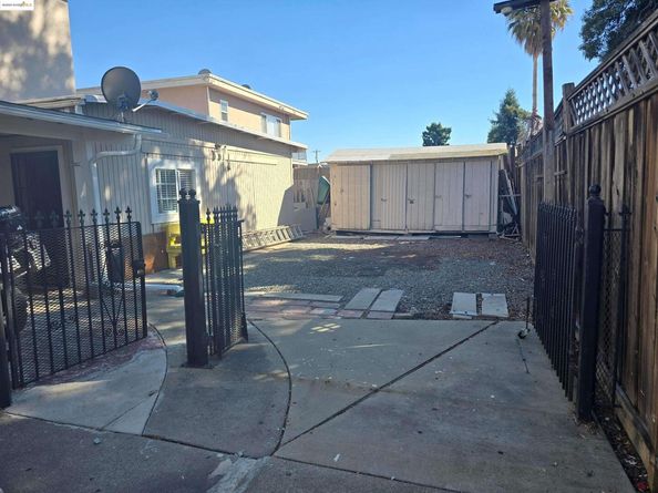 1624 96Th Ave, Oakland CA 94603