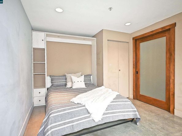 675 8Th Street 15, Oakland CA 94607
