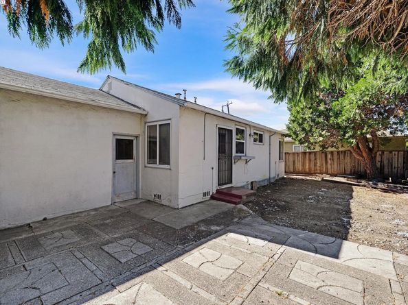 527 Colby St, San Lorenzo CA 94580
