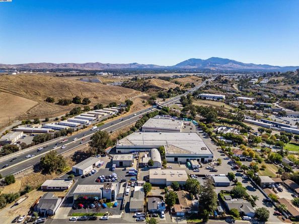 592 Ross Cir, Martinez CA 94553