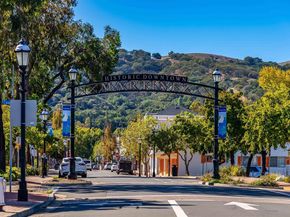 592 Ross Cir, Martinez CA 94553