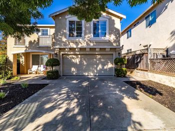 592 Ross Cir