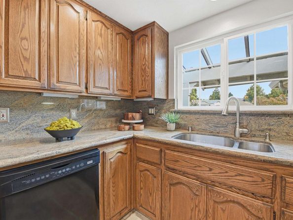 34233 Atteridge Pl, Fremont CA 94555