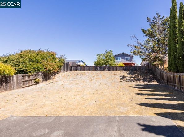 157 Eagle Ct, Hercules CA 94547
