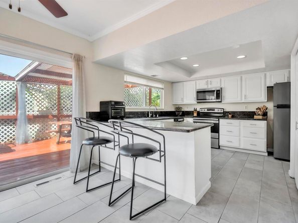 2380 Cabrillo Dr, Hayward CA 94545