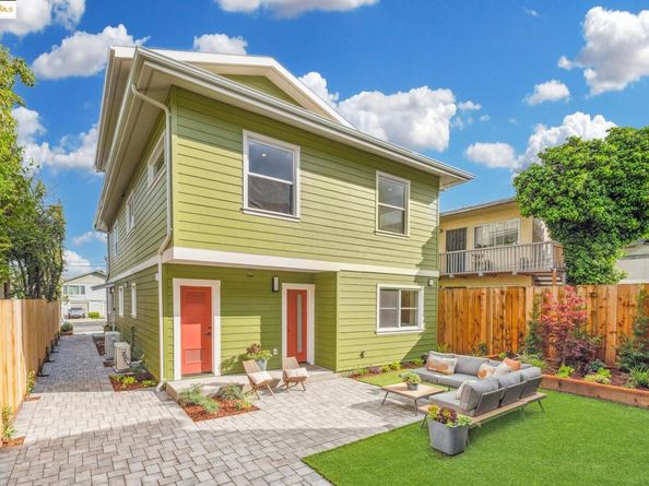 667 Alcatraz Ave, Oakland CA 94609
