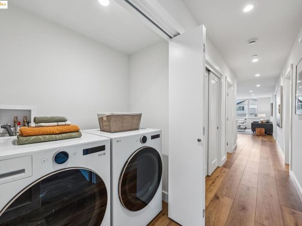 667 Alcatraz Ave, Oakland CA 94609