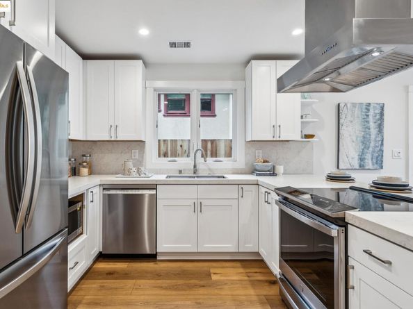 667 Alcatraz Ave, Oakland CA 94609
