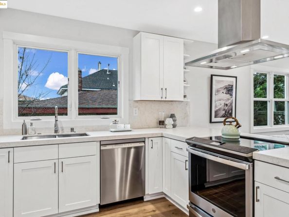 667 Alcatraz Ave, Oakland CA 94609