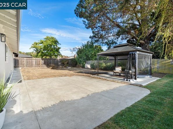 2358 Wright Ave, Pinole CA 94564