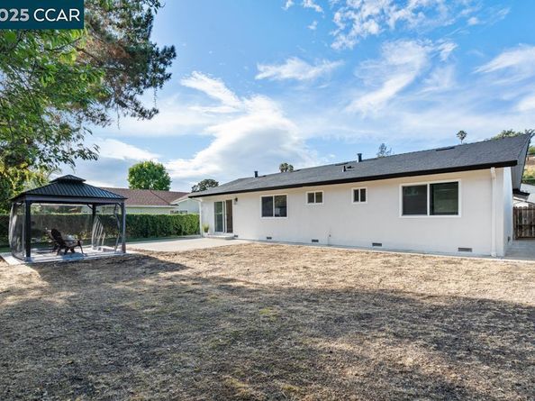 2358 Wright Ave, Pinole CA 94564