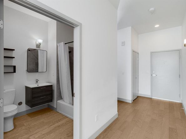 410 Webster St 1, Oakland CA 94607