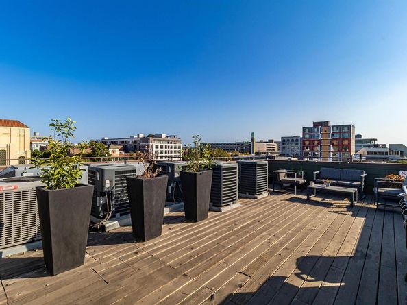 410 Webster St 1, Oakland CA 94607