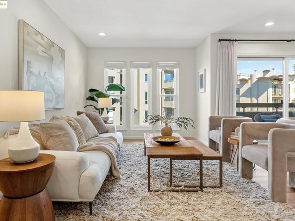 5335 Broadway Ter 301, Oakland CA 94618
