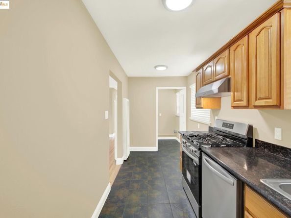 2125 102nd Ave, Oakland CA 94603