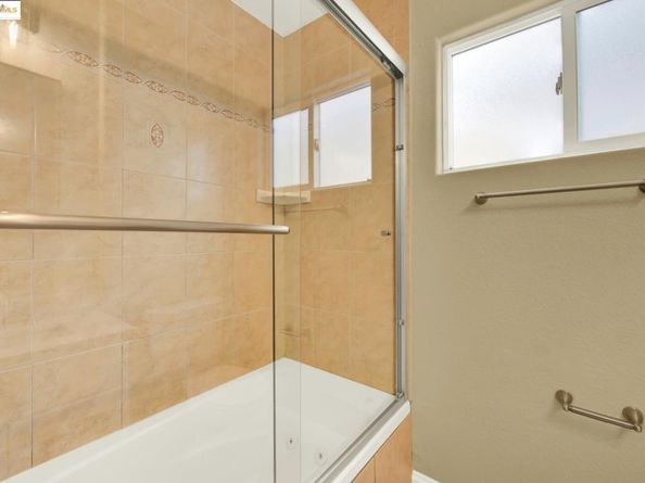 2125 102nd Ave, Oakland CA 94603