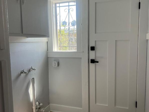 863 40th, Oakland CA 94608