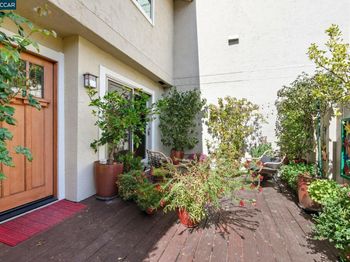 1585 Moraga Way