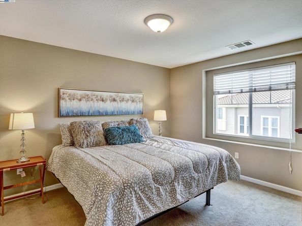 152 Heligan Ln 3, Livermore CA 94551