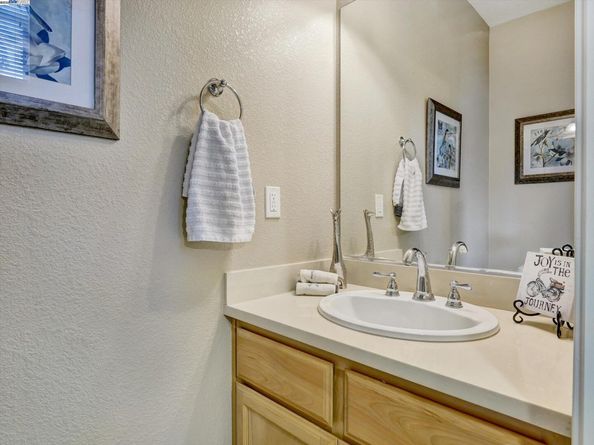 152 Heligan Ln 3, Livermore CA 94551