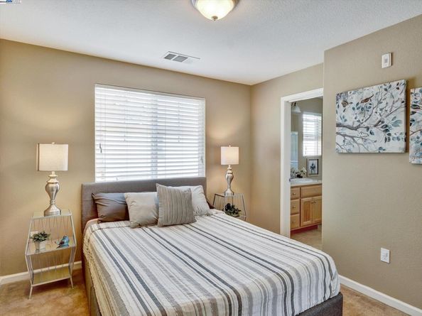 152 Heligan Ln 3, Livermore CA 94551
