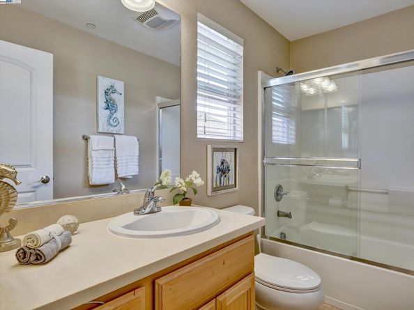 152 Heligan Ln 3, Livermore CA 94551