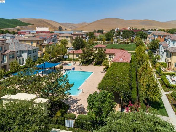 152 Heligan Ln 3, Livermore CA 94551