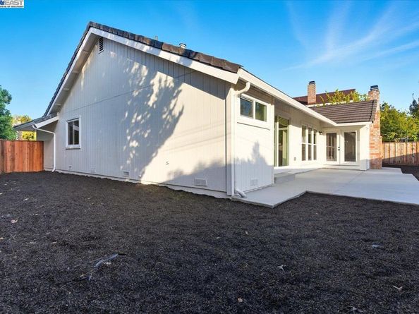 11 Paddock Ct, Pleasant Hill CA 94523