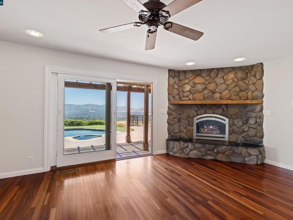 70 Sherburne Hills, Danville CA 94526