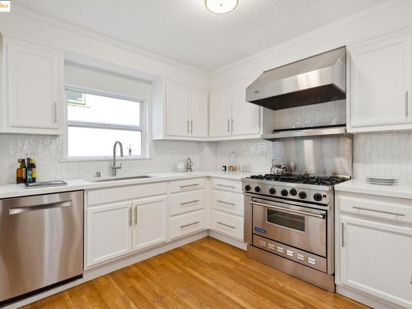 906 Glendome Cir, Oakland CA 94602