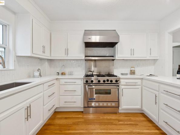 906 Glendome Cir, Oakland CA 94602