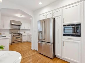 906 Glendome Cir, Oakland CA 94602