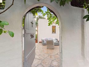 906 Glendome Cir, Oakland CA 94602