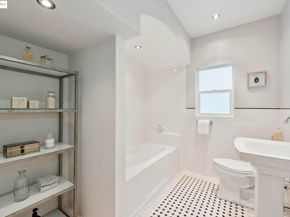 906 Glendome Cir, Oakland CA 94602