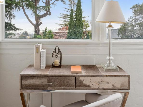 906 Glendome Cir, Oakland CA 94602