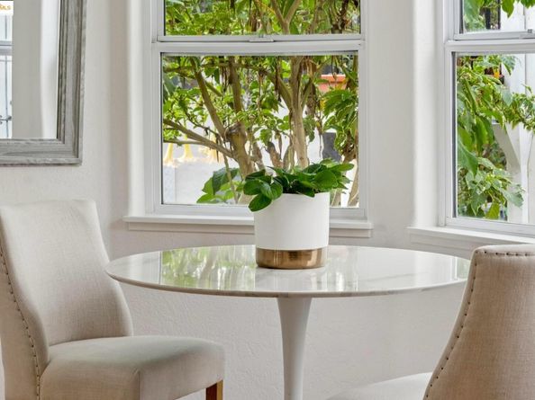 906 Glendome Cir, Oakland CA 94602