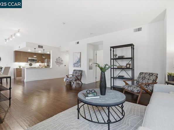 555 Ygnacio Valley Rd 204, Walnut Creek CA 94596