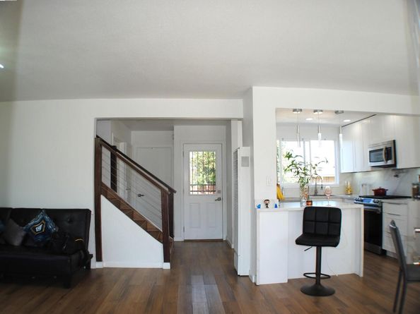 10468 West Court, Oakland CA 94603