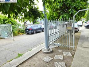 10468 West Court, Oakland CA 94603