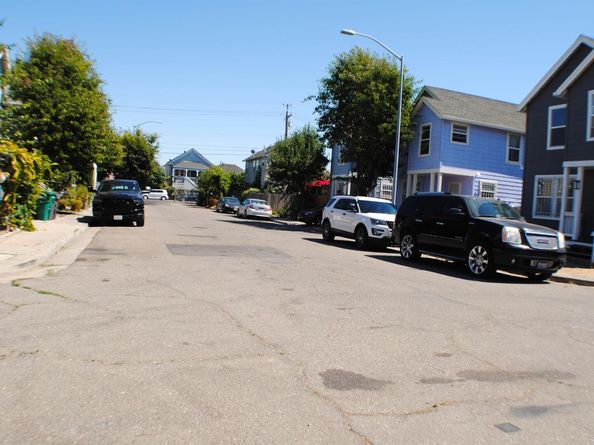 10468 West Court, Oakland CA 94603