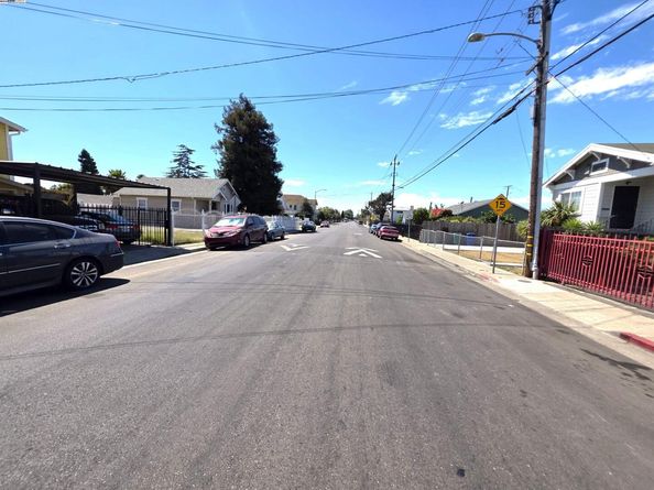 10468 West Court, Oakland CA 94603