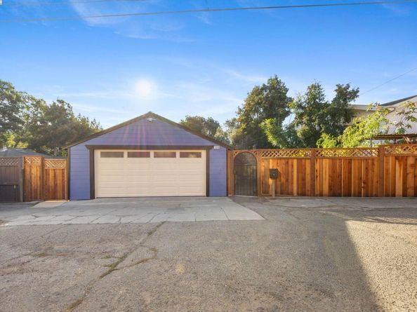 3449 Encina Way, Oakland CA 94605