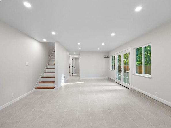 3449 Encina Way, Oakland CA 94605