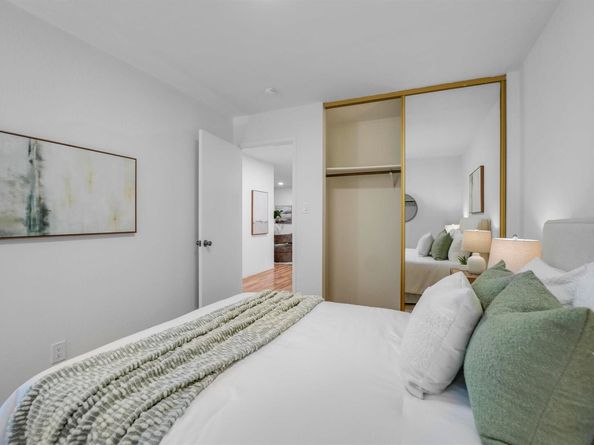 505 Cypress Point Dr 140, Mountain View CA 94043