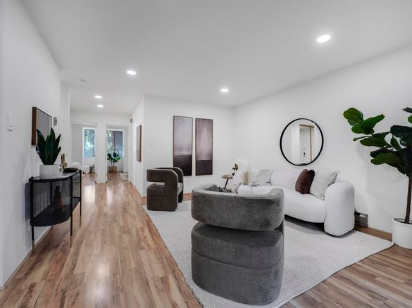 505 Cypress Point Dr 140, Mountain View CA 94043