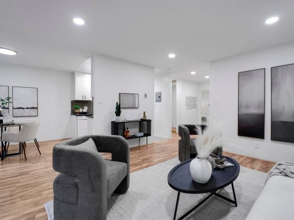 505 Cypress Point Dr 140, Mountain View CA 94043