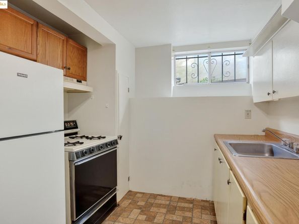 3710 Wisconsin St, Oakland CA 94619