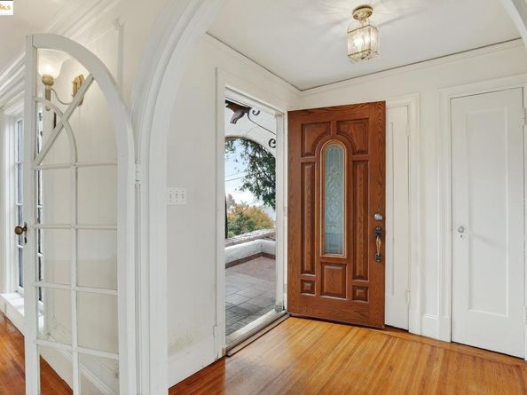 3710 Wisconsin St, Oakland CA 94619