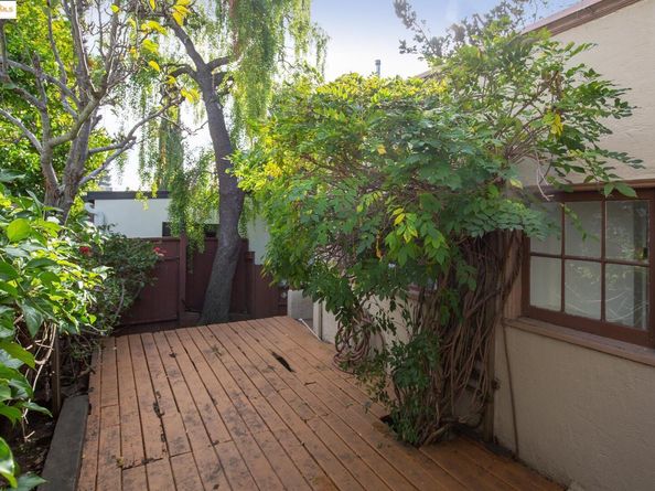 3710 Wisconsin St, Oakland CA 94619