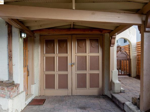 3710 Wisconsin St, Oakland CA 94619